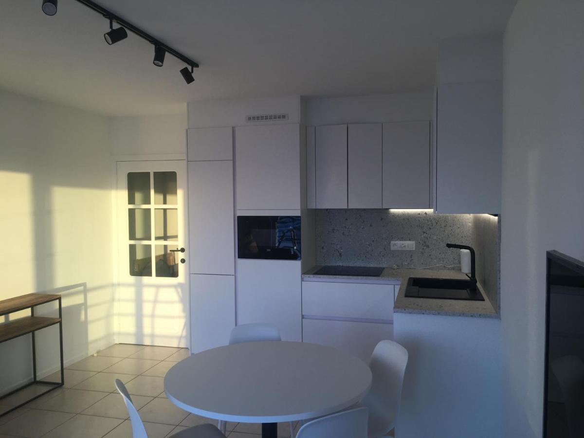 Studio 4 Pers Met Frontaal Zeezicht & Prive Zwembad Oostende Экстерьер фото